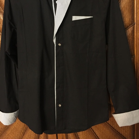 MEN'S DRESS SHIRT> - Picture 2 of 3